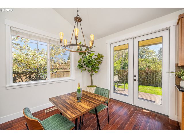 2345 PIONEER Pike, Eugene, OR 97401