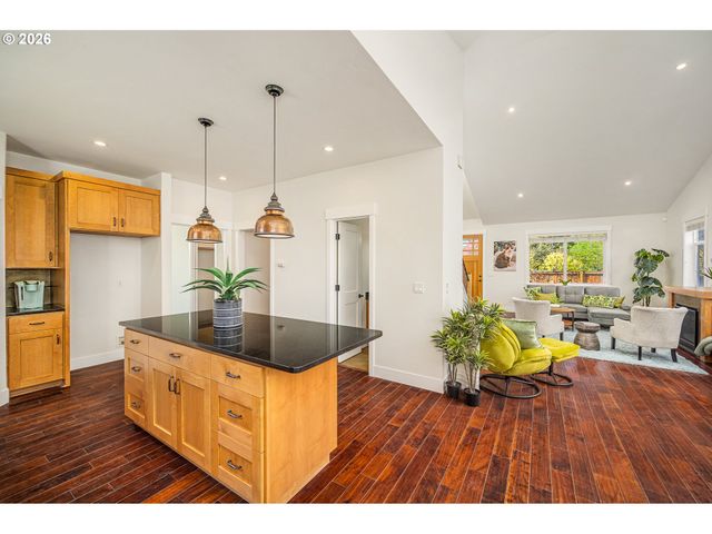 2345 PIONEER Pike, Eugene, OR 97401