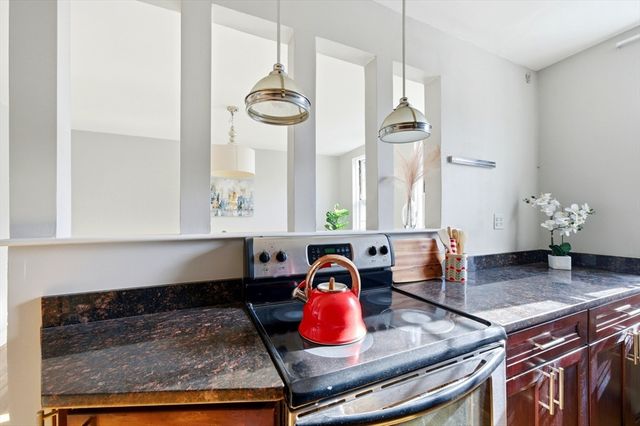 1716 Cambridge St 27, Cambridge, MA 02138