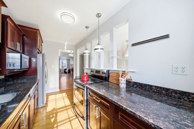 1716 Cambridge St 27, Cambridge, MA 02138