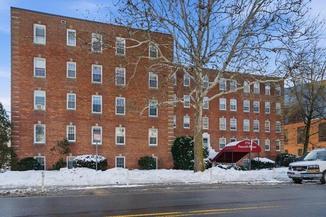 1716 Cambridge St 27, Cambridge, MA 02138
