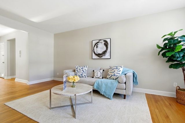 1716 Cambridge St 27, Cambridge, MA 02138