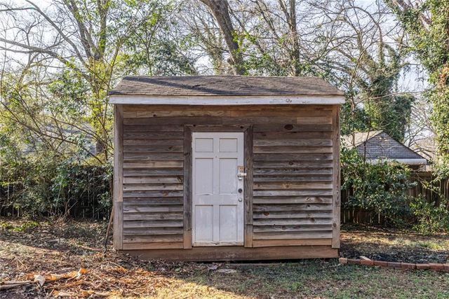 1072 Sanders SE Avenue, Atlanta, GA 30316