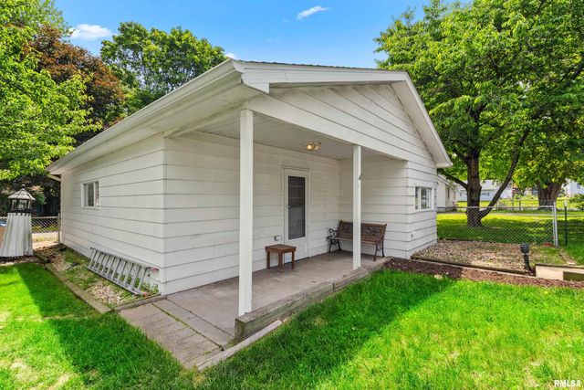 4010 N DAYTON Avenue, Peoria, IL 61614