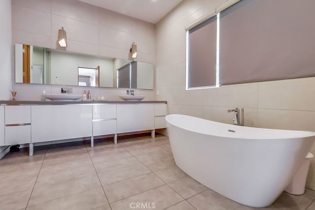 737 N Cherokee Avenue, Los Angeles, CA 90038