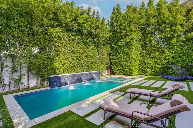 737 N Cherokee Avenue, Los Angeles, CA 90038