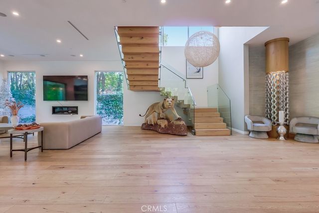 737 N Cherokee Avenue, Los Angeles, CA 90038