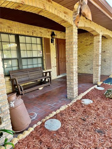 9910 CANTERBURY DRIVE, Leesburg, FL 34788