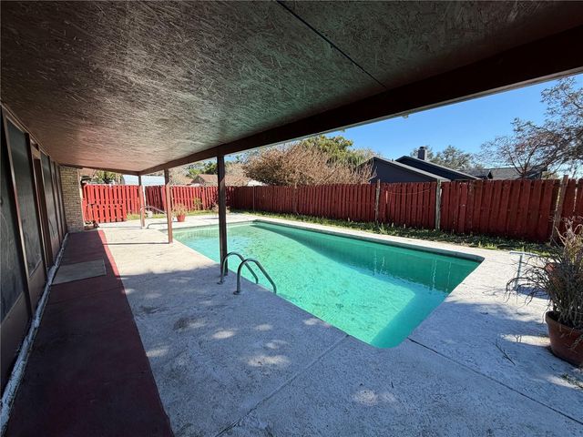 9910 CANTERBURY DRIVE, Leesburg, FL 34788