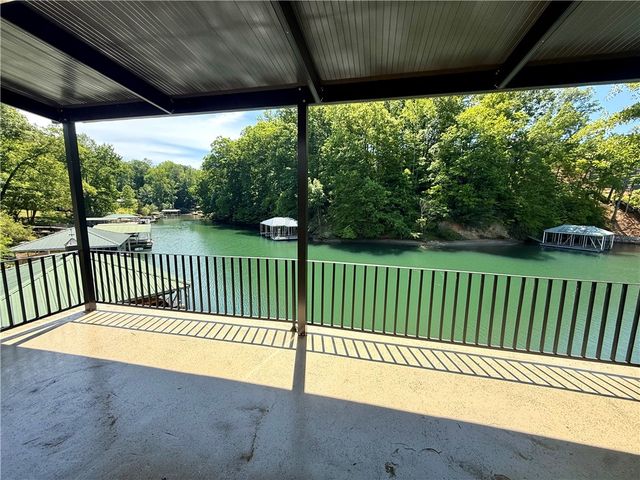1200 Loran Pointe Circle, Seneca, SC 29672