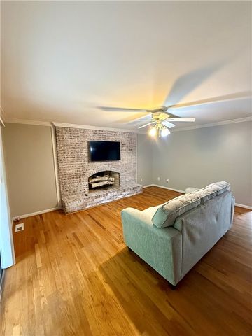 1200 Loran Pointe Circle, Seneca, SC 29672