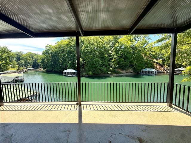 1200 Loran Pointe Circle, Seneca, SC 29672