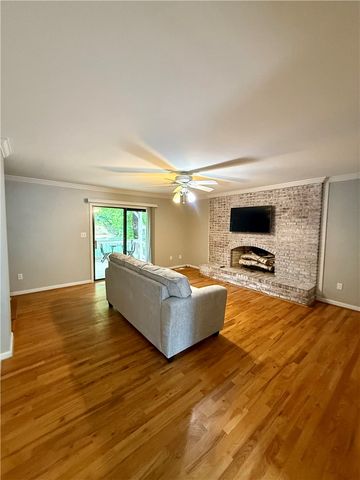 1200 Loran Pointe Circle, Seneca, SC 29672
