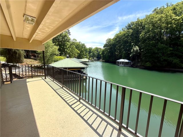1200 Loran Pointe Circle, Seneca, SC 29672