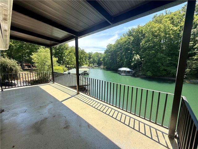 1200 Loran Pointe Circle, Seneca, SC 29672