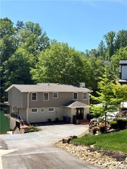 1200 Loran Pointe Circle, Seneca, SC 29672