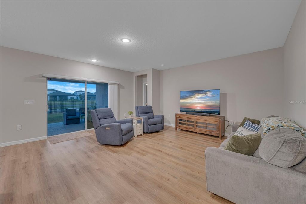 Image 11 of property listing at 12710 HYSMITH LOOP, Parrish, FL 34219