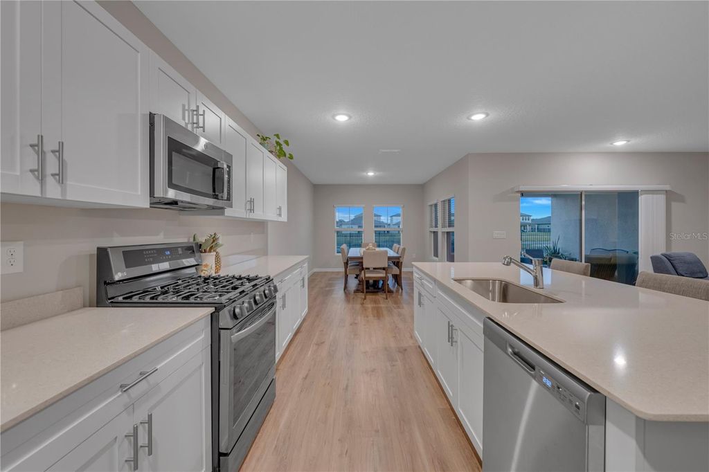 Image 16 of property listing at 12710 HYSMITH LOOP, Parrish, FL 34219