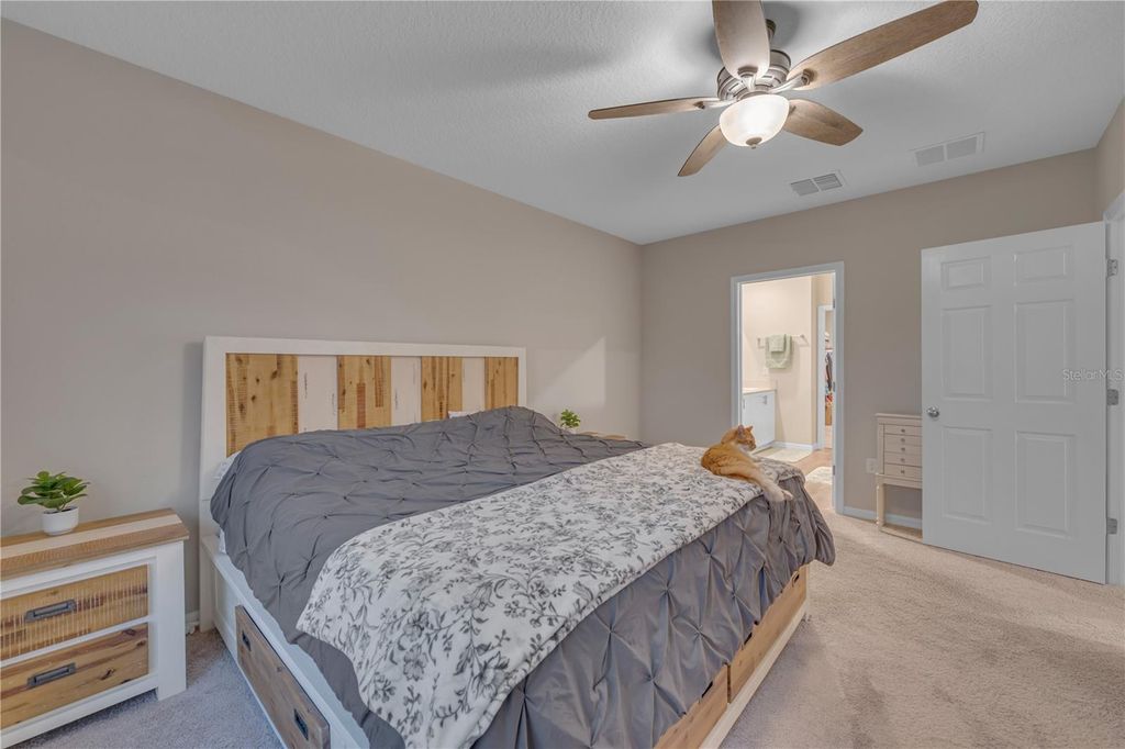 Image 18 of property listing at 12710 HYSMITH LOOP, Parrish, FL 34219