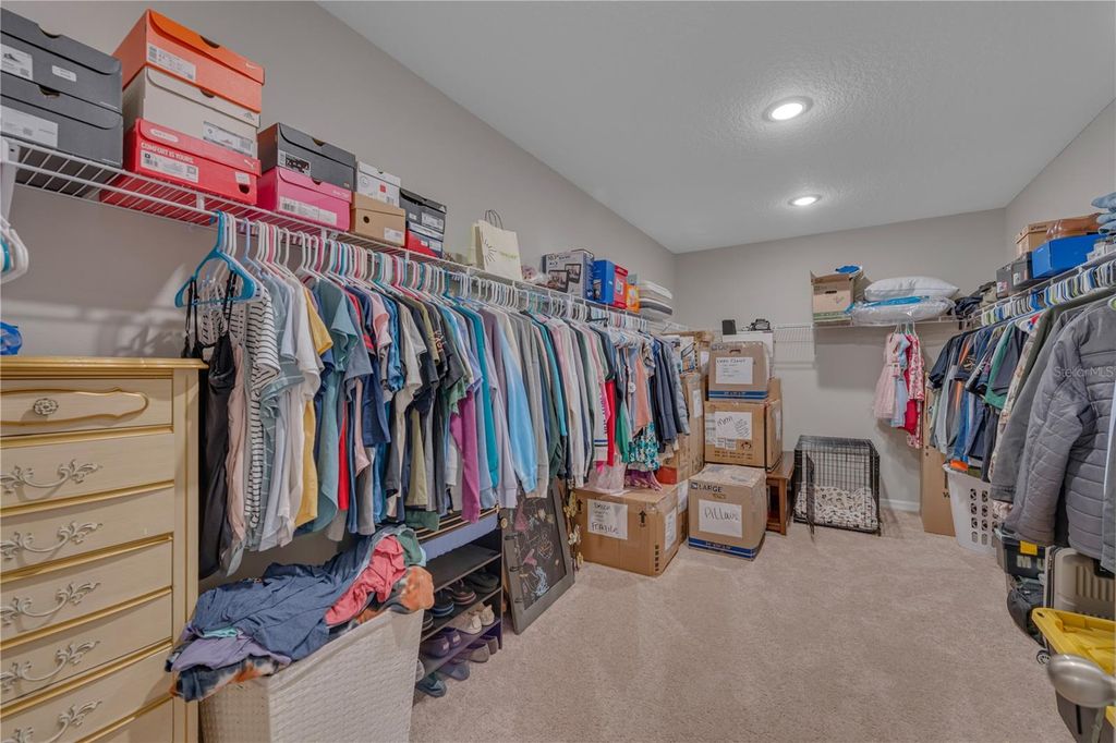 Image 20 of property listing at 12710 HYSMITH LOOP, Parrish, FL 34219