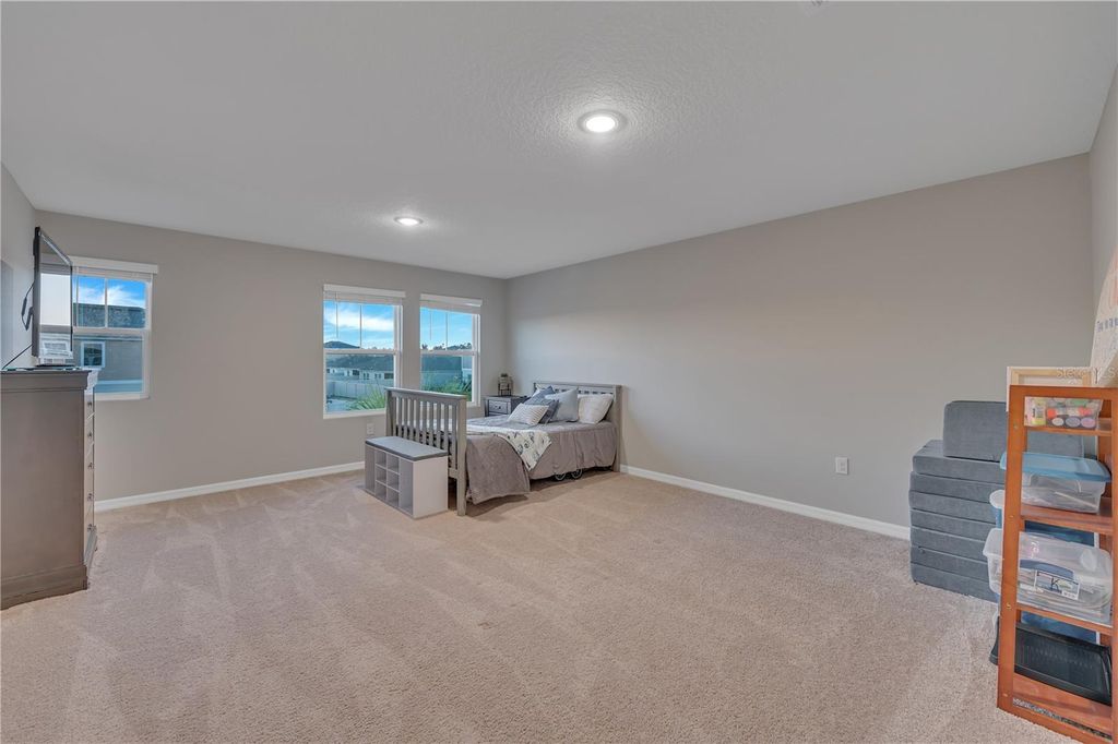 Image 24 of property listing at 12710 HYSMITH LOOP, Parrish, FL 34219