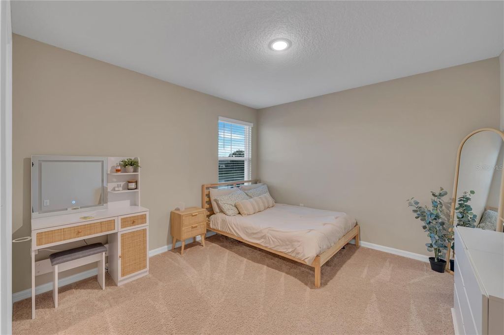 Image 27 of property listing at 12710 HYSMITH LOOP, Parrish, FL 34219