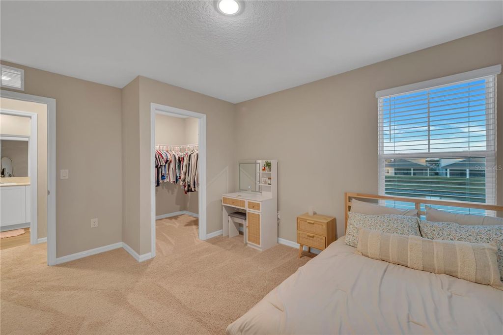 Image 28 of property listing at 12710 HYSMITH LOOP, Parrish, FL 34219