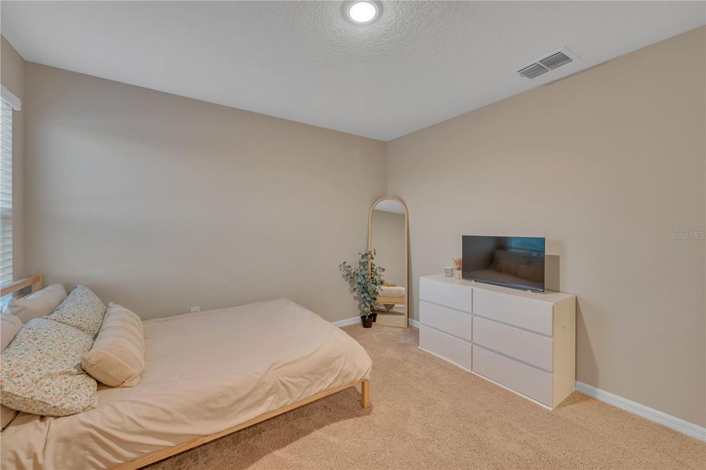 Image 30 of property listing at 12710 HYSMITH LOOP, Parrish, FL 34219