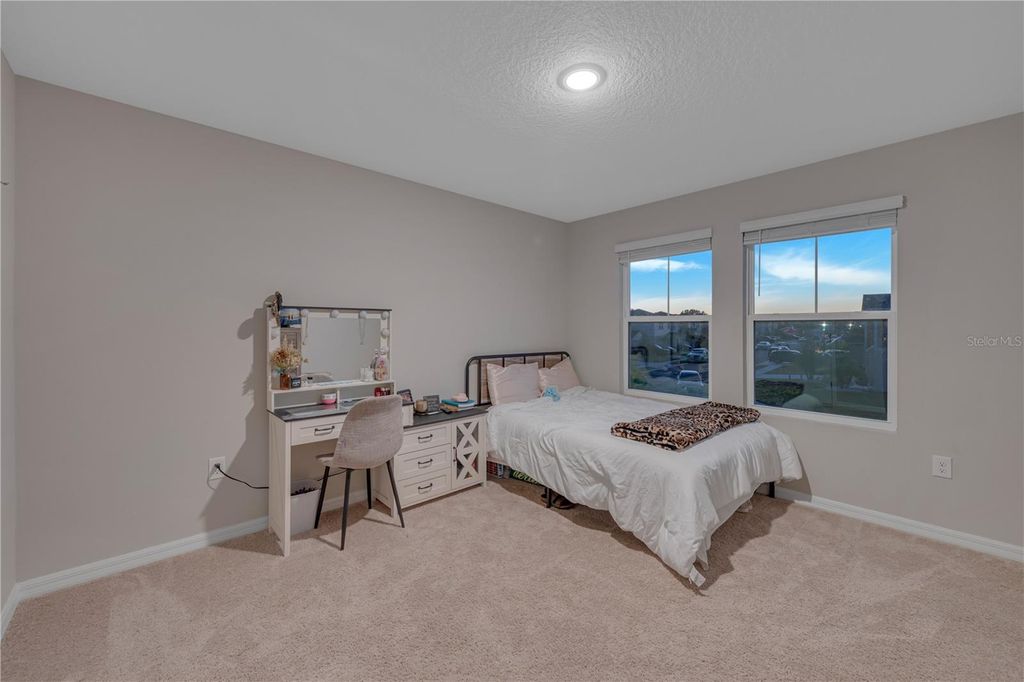 Image 37 of property listing at 12710 HYSMITH LOOP, Parrish, FL 34219