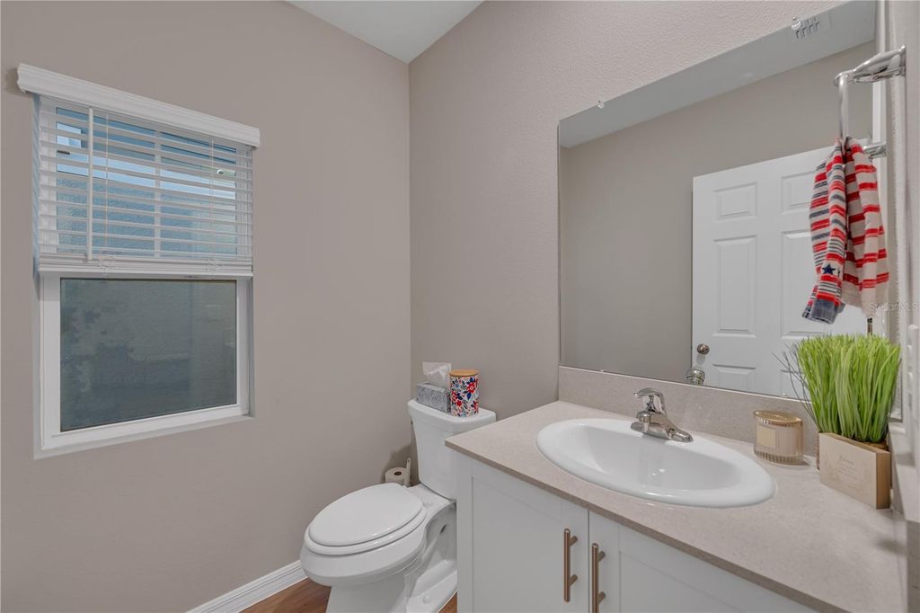 Image 39 of property listing at 12710 HYSMITH LOOP, Parrish, FL 34219