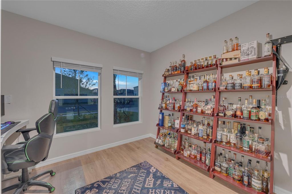 Image 7 of property listing at 12710 HYSMITH LOOP, Parrish, FL 34219