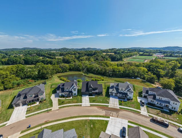 5081 Fairhaven Circle, Thompsons Station, TN 37179