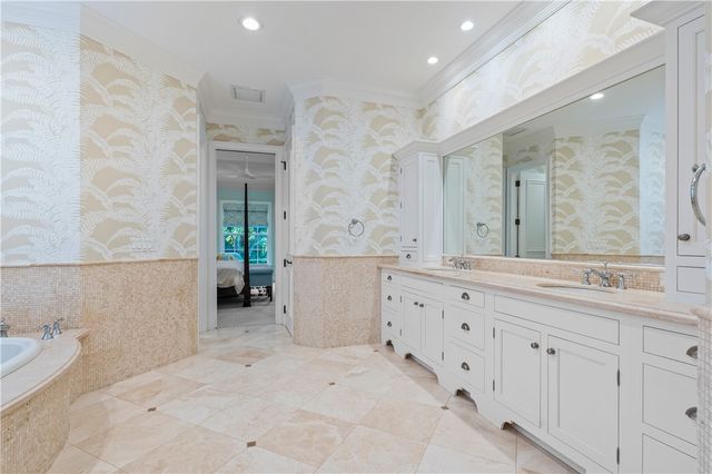 121 Palm Island Lane, Vero Beach, FL 32963