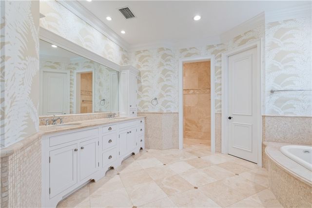 121 Palm Island Lane, Vero Beach, FL 32963