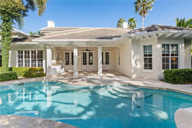 121 Palm Island Lane, Vero Beach, FL 32963