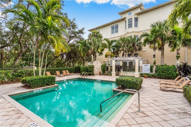 121 Palm Island Lane, Vero Beach, FL 32963