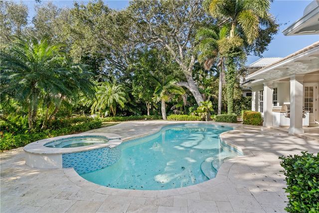 121 Palm Island Lane, Vero Beach, FL 32963