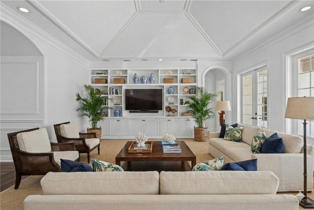 121 Palm Island Lane, Vero Beach, FL 32963