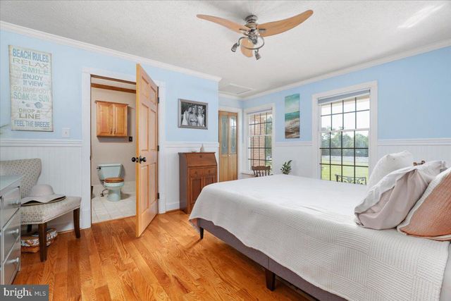 2251 SPECKS RUN RD, Bunker Hill, WV 25413