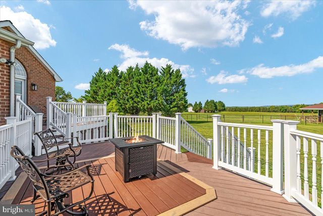 2251 SPECKS RUN RD, Bunker Hill, WV 25413