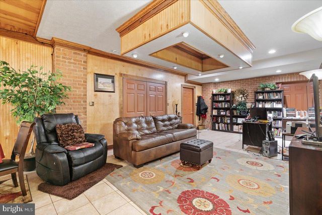 2251 SPECKS RUN RD, Bunker Hill, WV 25413