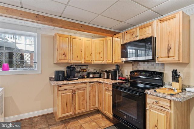 2251 SPECKS RUN RD, Bunker Hill, WV 25413
