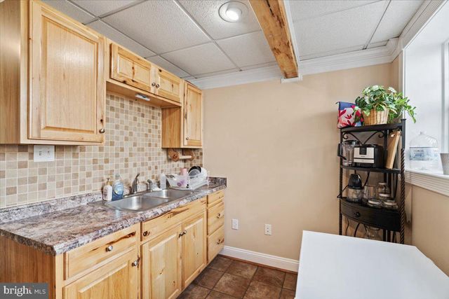 2251 SPECKS RUN RD, Bunker Hill, WV 25413