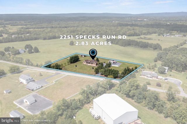 2251 SPECKS RUN RD, Bunker Hill, WV 25413