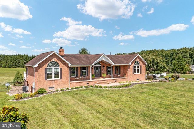 2251 SPECKS RUN RD, Bunker Hill, WV 25413