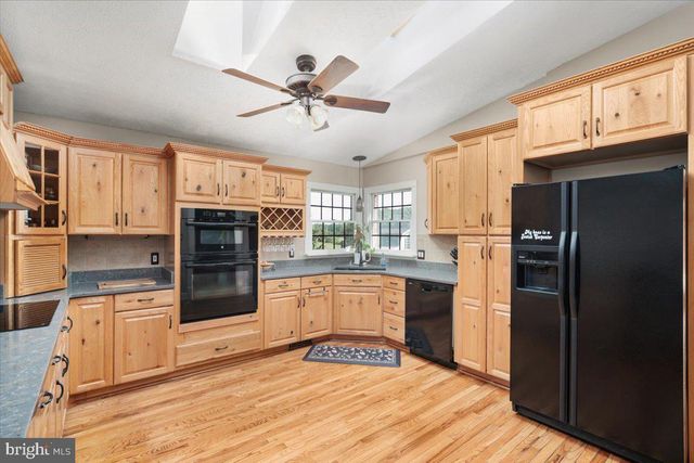 2251 SPECKS RUN RD, Bunker Hill, WV 25413