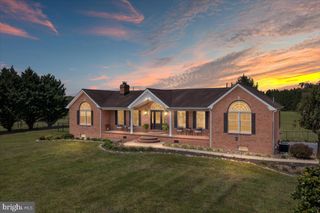 2251 SPECKS RUN RD, Bunker Hill, WV 25413