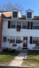 903 Towne House Village, Islandia, NY 11749