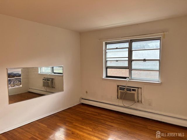 55 Gill Lane 6, Iselin, NJ 08830