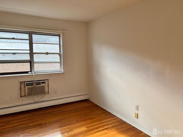 55 Gill Lane 6, Iselin, NJ 08830